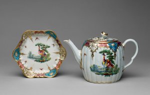 Teiera con Coperchio e Supporto, Porcellana di Worcester, 1775